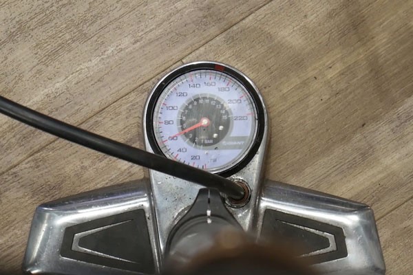 Bike pump gauge